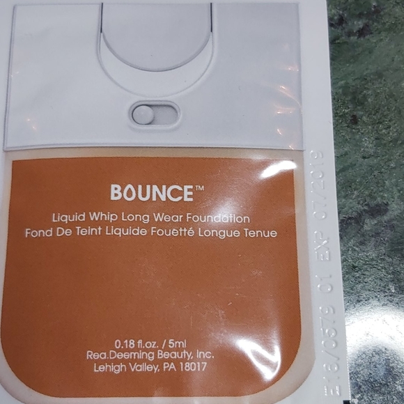 Brand new Beauty Blender Bounce bundle - Picture 3 of 4